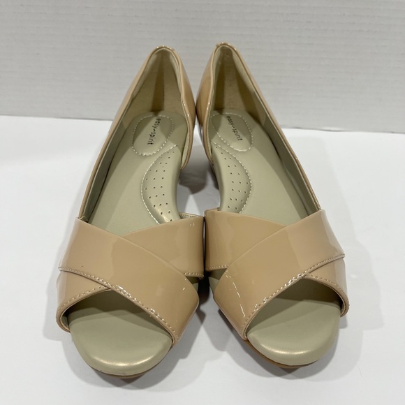 Easy Spirit Bernie‎ Dress Wedge. Size: 8W. Color: Tan - Picture 4 of 9